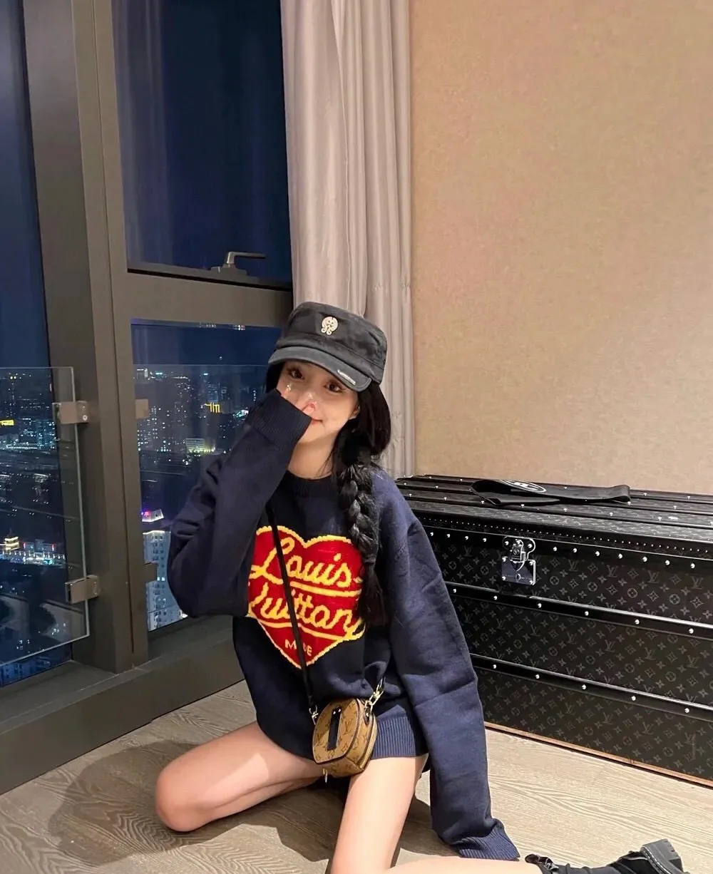 Louis Vuitton/Louis Vuitton love jacquard knitted crew neck sweater